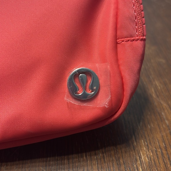 Lululemon everywhere belt bag glaze pink - Picture 2 of 6